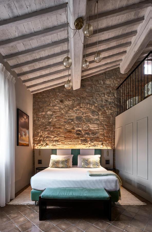 Locanda Dei Logi San Gimignano Bagian luar foto