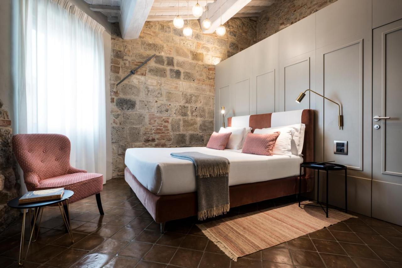 Locanda Dei Logi San Gimignano Bagian luar foto