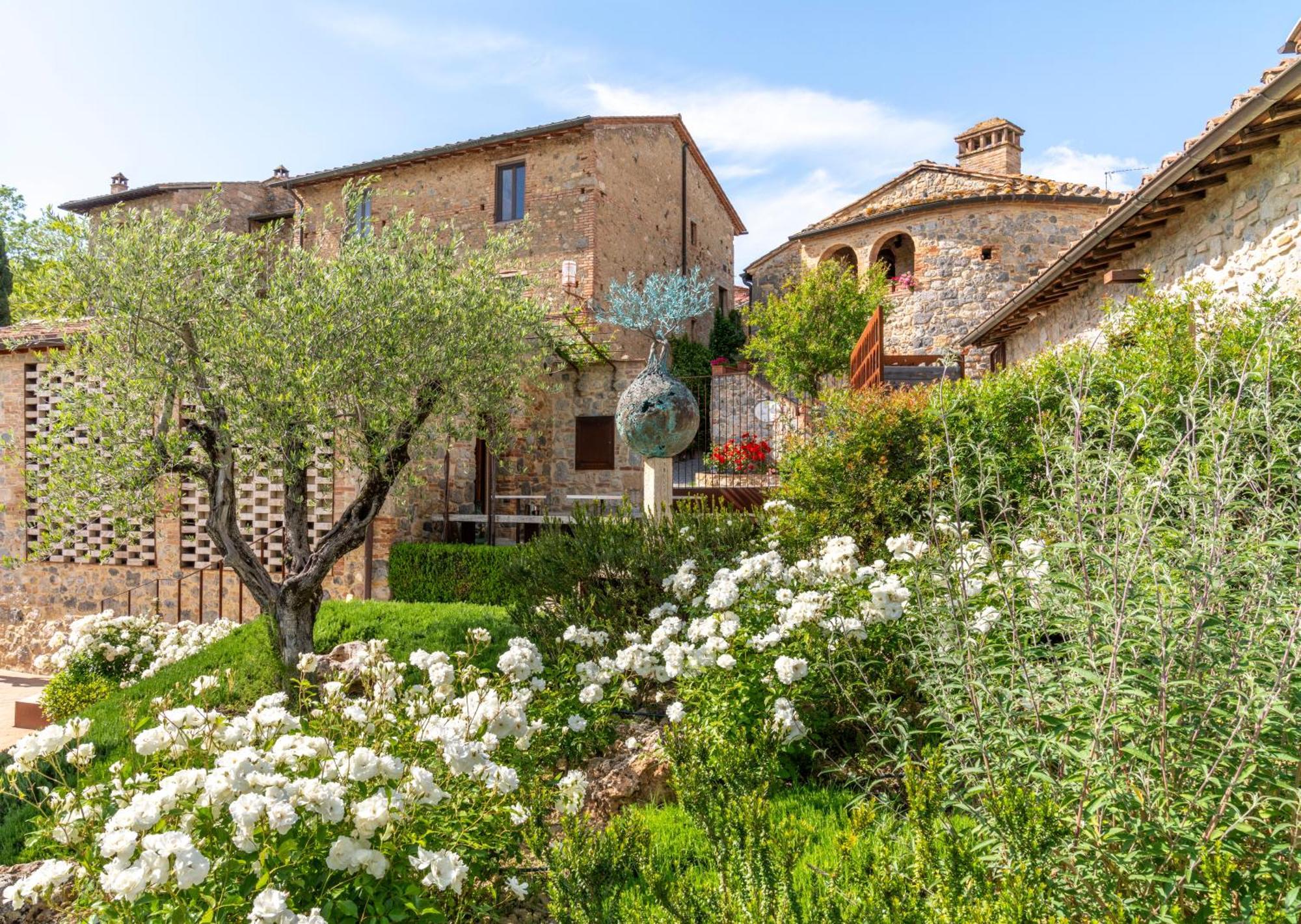Locanda Dei Logi San Gimignano Bagian luar foto